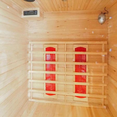 Cozy Apartment In Hinterweidenthal With Sauna Bagian luar foto